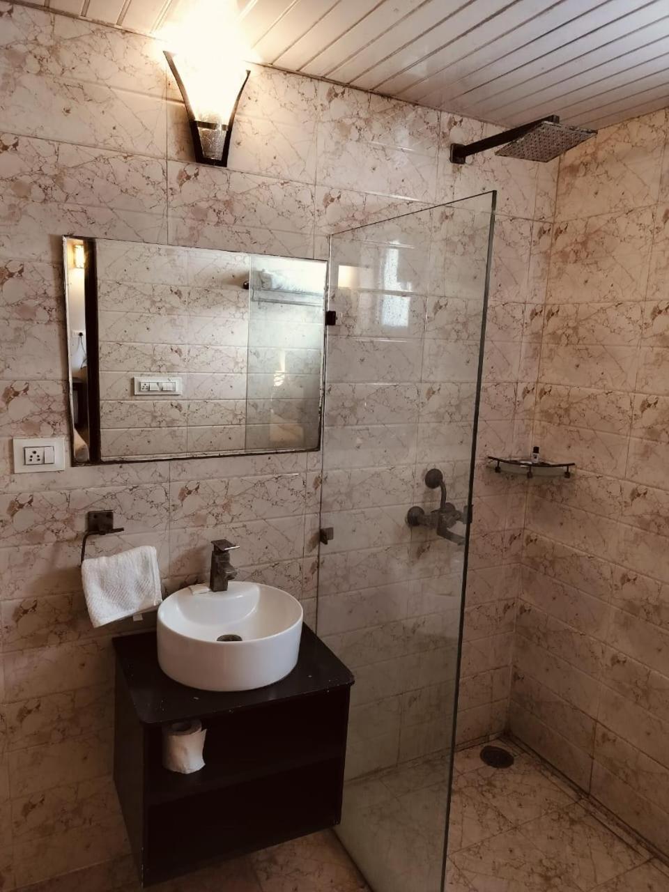 Pearl Suites At Omex Entrenity Vrindāvan Eksteriør bilde