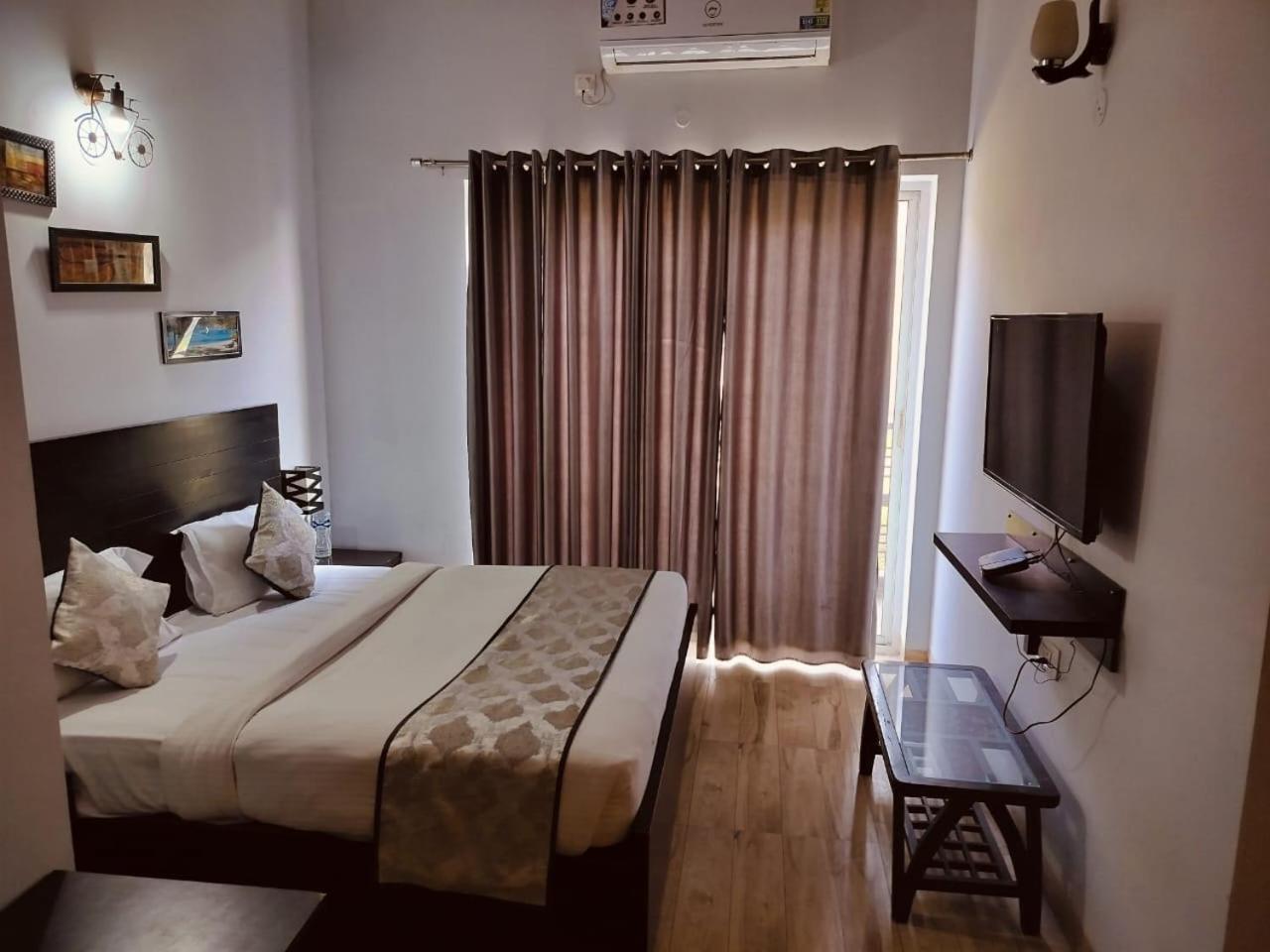 Pearl Suites At Omex Entrenity Vrindāvan Eksteriør bilde