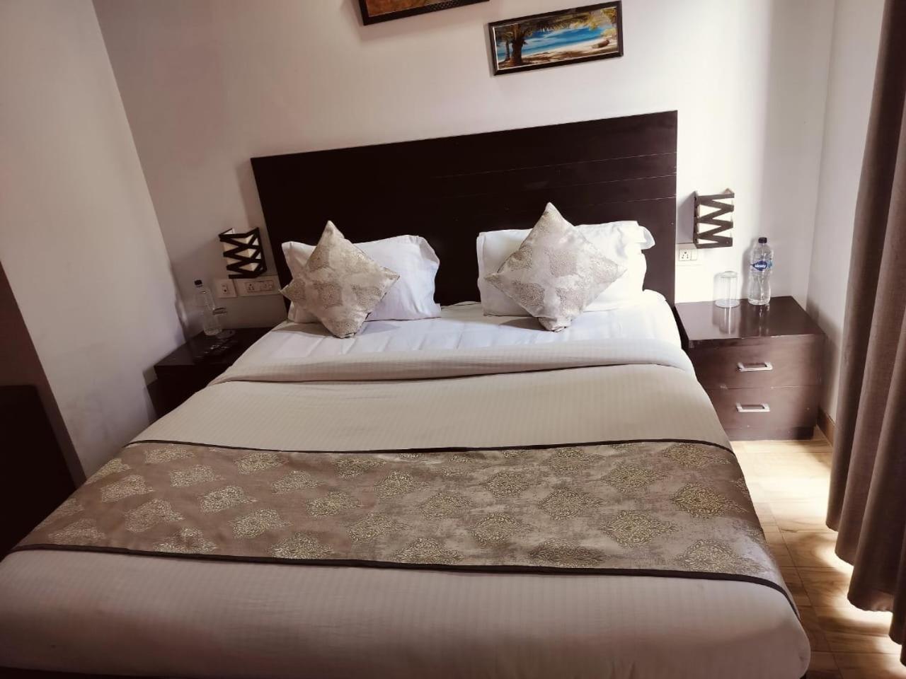 Pearl Suites At Omex Entrenity Vrindāvan Eksteriør bilde
