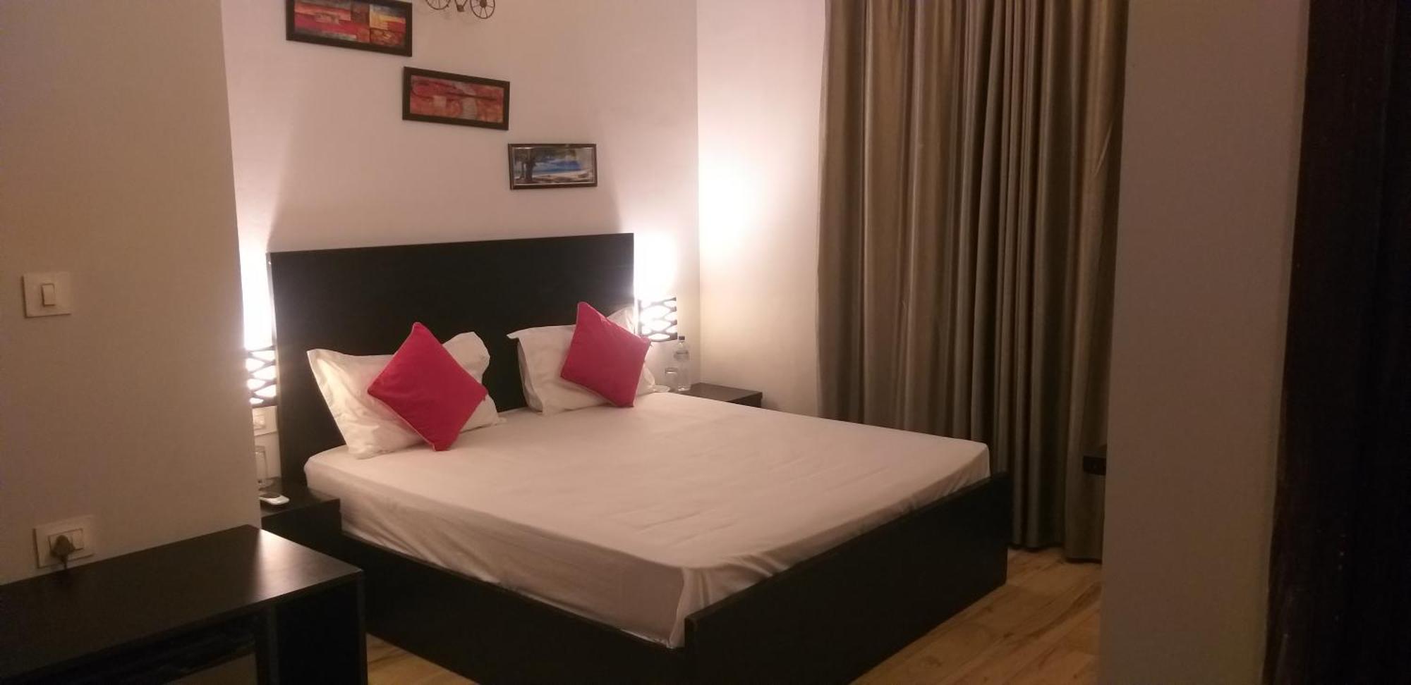 Pearl Suites At Omex Entrenity Vrindāvan Eksteriør bilde