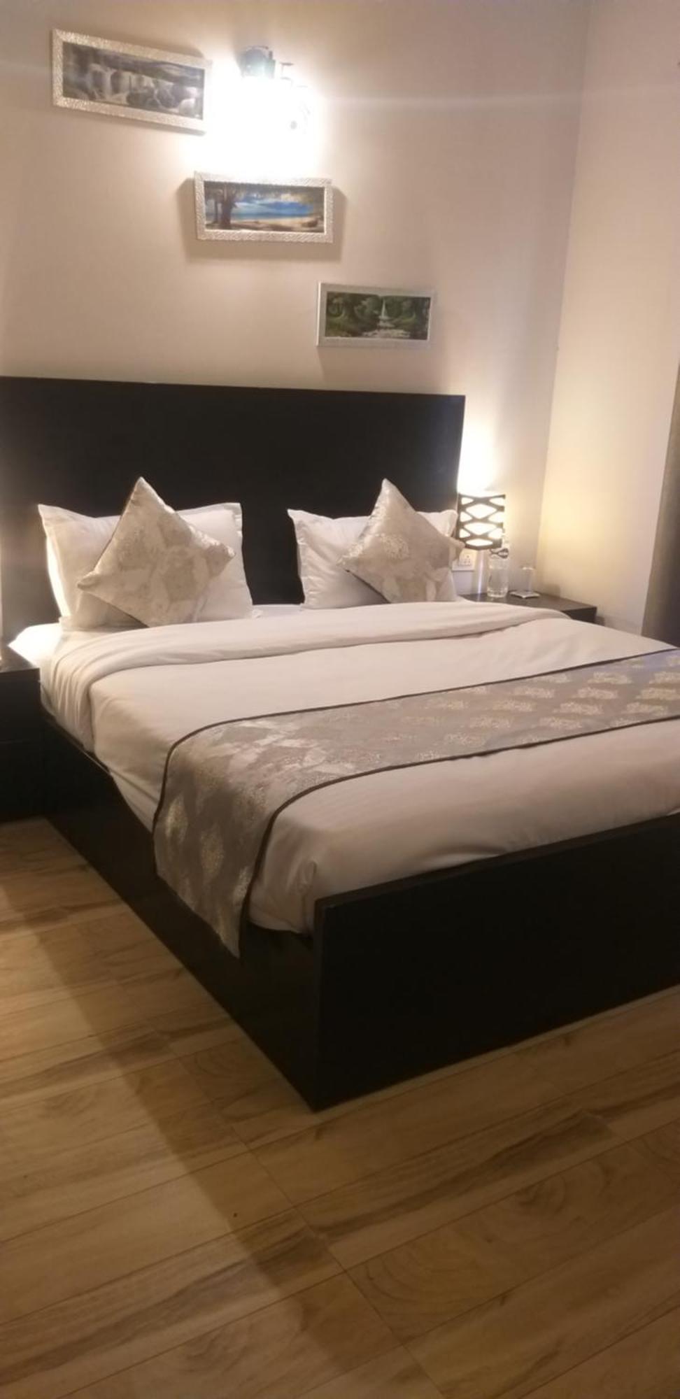 Pearl Suites At Omex Entrenity Vrindāvan Eksteriør bilde