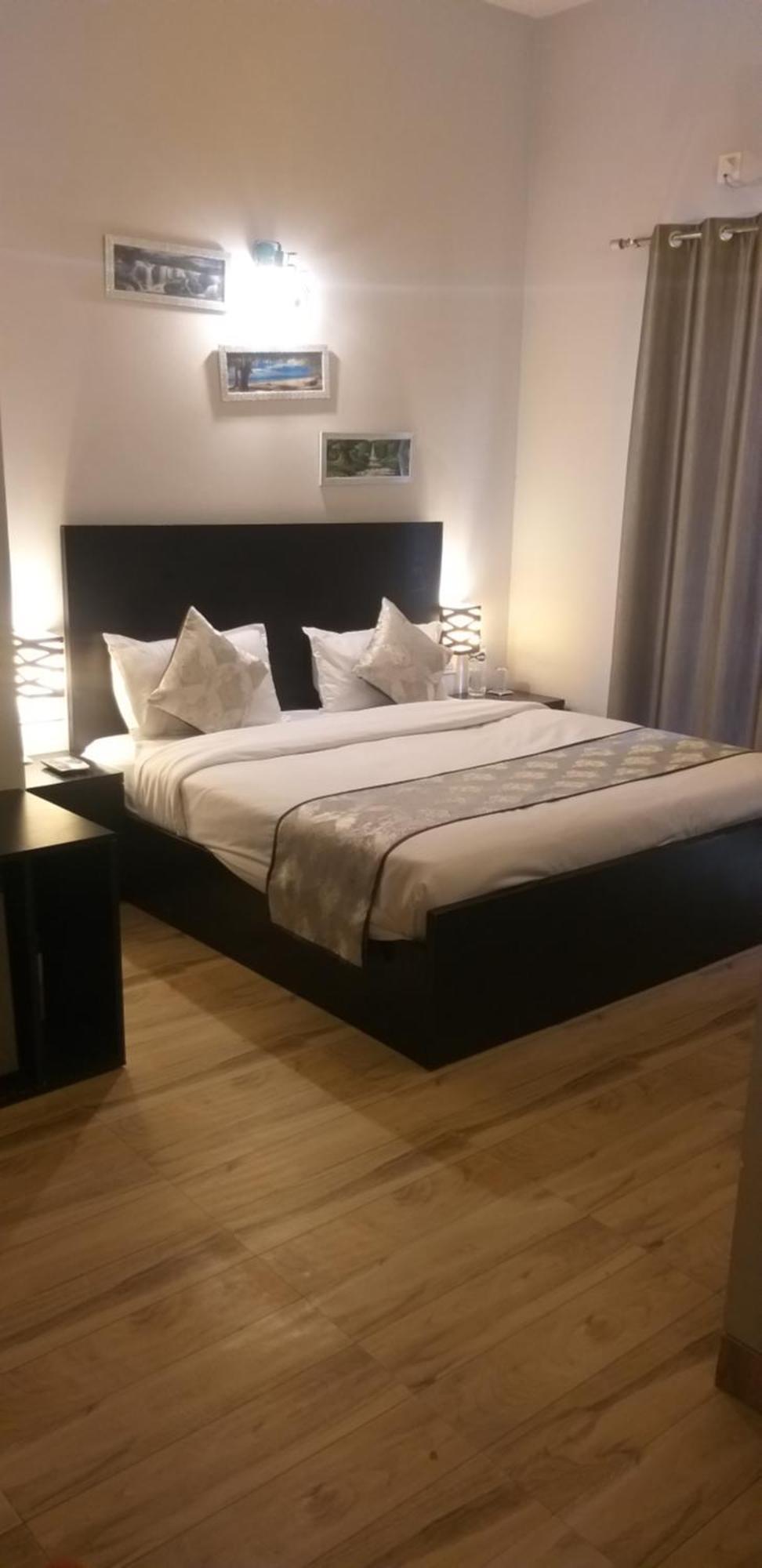 Pearl Suites At Omex Entrenity Vrindāvan Eksteriør bilde